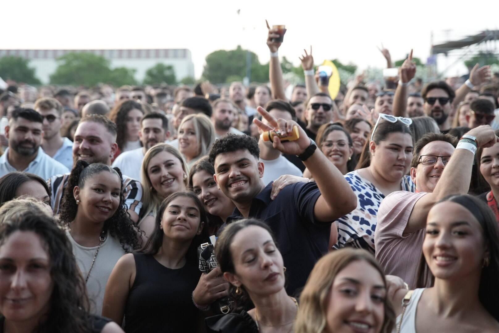 Maka 'cura cicatrices' a 3.000 personas en el recinto ferial de Badajoz
