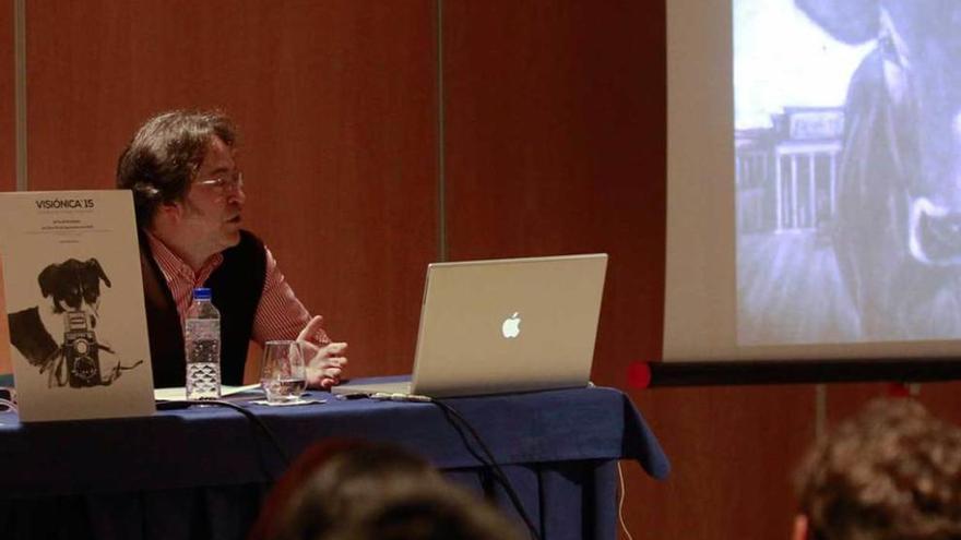 Luis Feás, durante su conferencia.