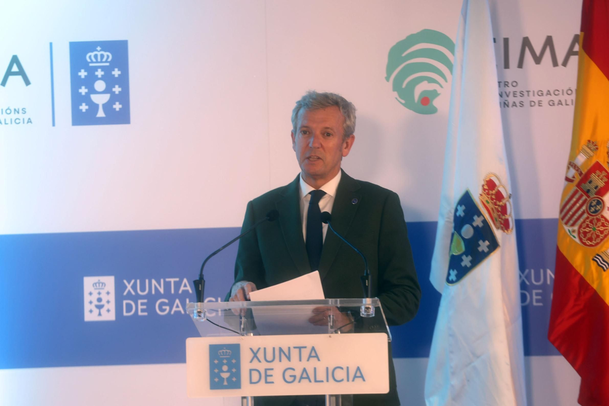 Asistentes a la conmemoración del 50 aniversario del CIMA, en Corón (Vilanova).