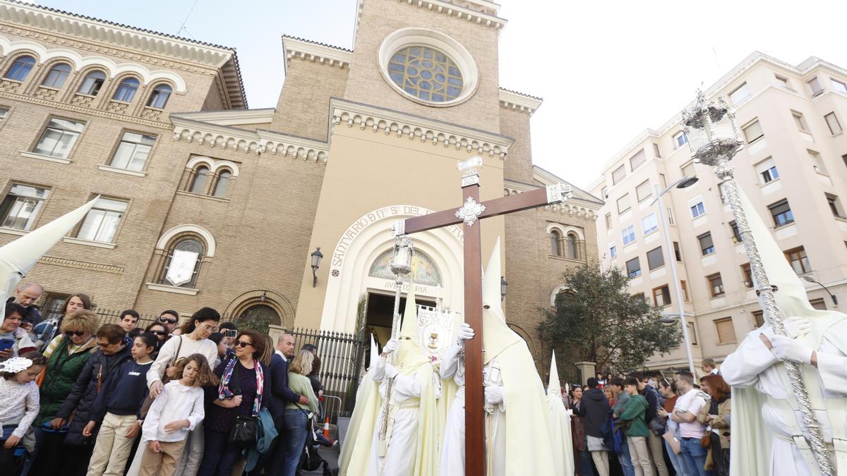 En imágenes | Procesiones del Jueves Santo en Zaragoza