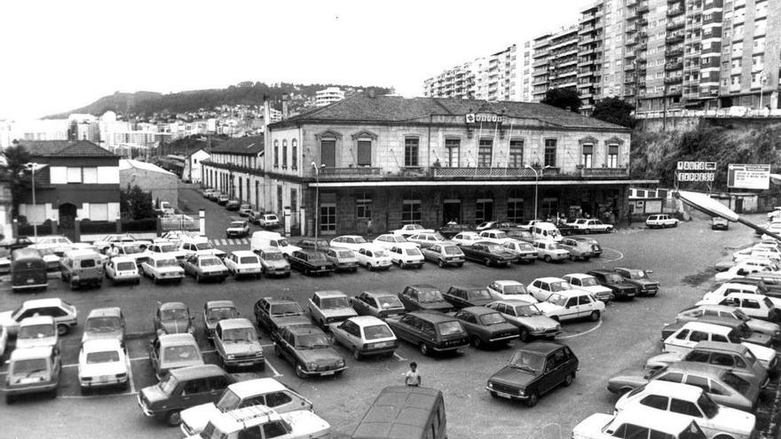 Imagen de la antigua estación de tren de Vigo (1983) // Magar
