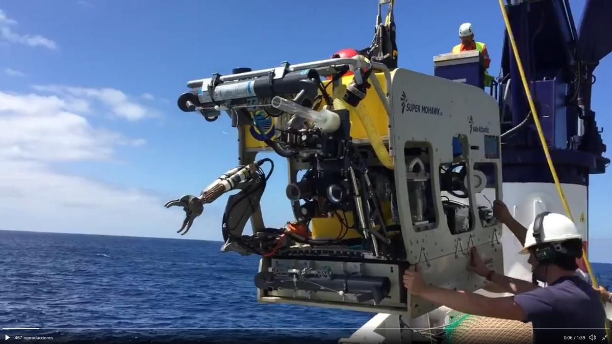 El ROV &quot;Liropus&quot;, a bordo del &quot;Ángeles Alvariño&quot;.