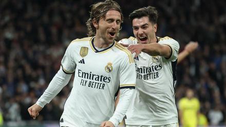 Modric y Brahim celebran un gol frente al Villarreal
