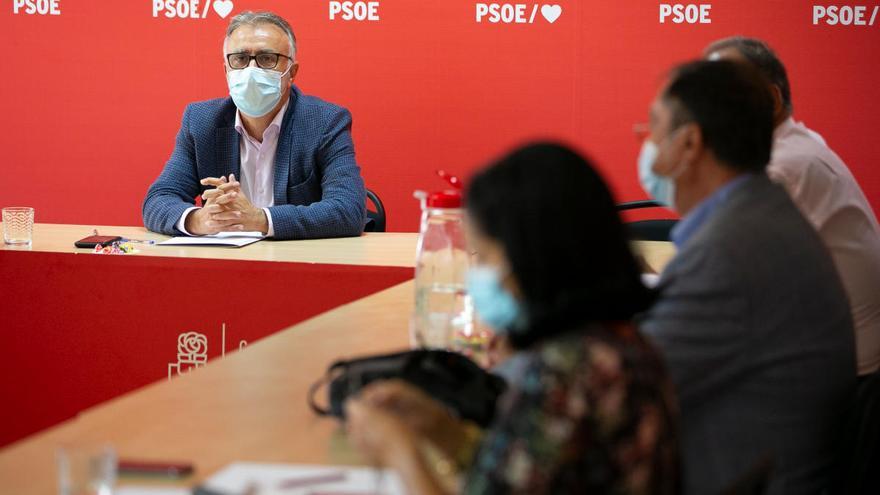 Torres en la reunión con los senadores.