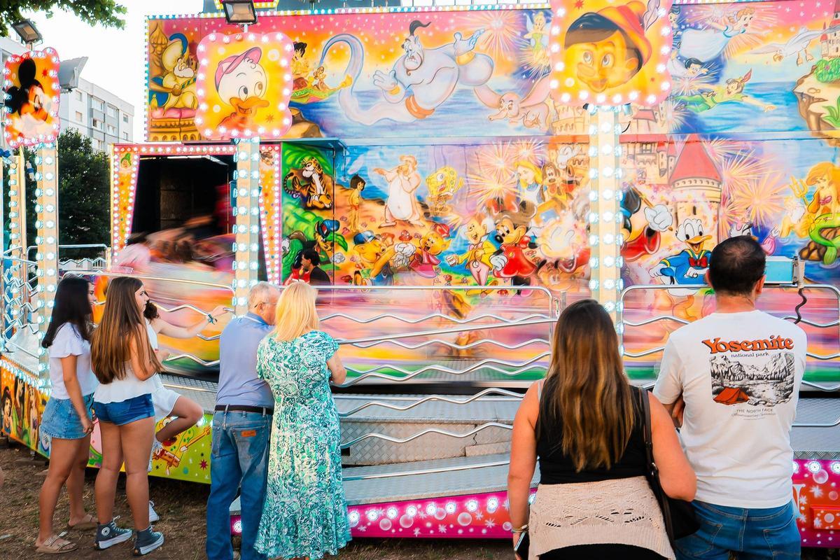Coia celebra sus fiestas con música, atracciones y mucho calor