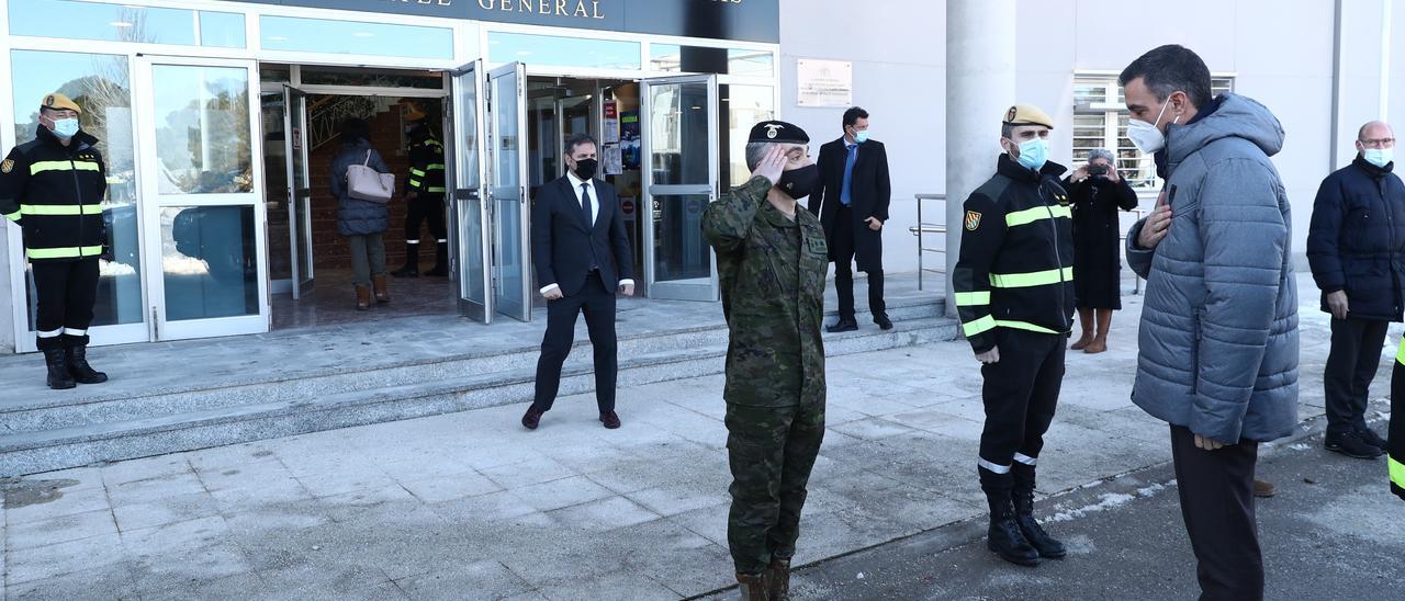 Sánchez, en la Unidad Militar de Emergencias