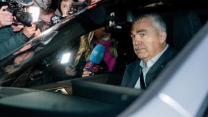 El exsecretario de organización del PSOE Santos Cerdán a su salida de la prisión de Soto del Real, a 19 de noviembre de 2025, en Soto del Real, Madrid (España).