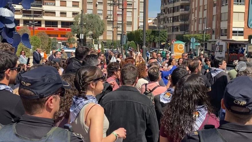 Vídeo: Protestas contra Carlos Mazón en Castelló