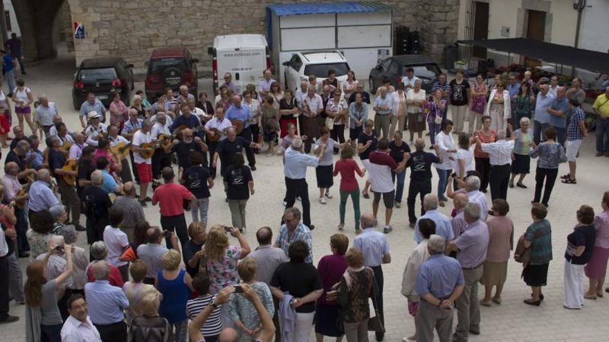 Ares del Maestrat acoge un encuentro de rondallas