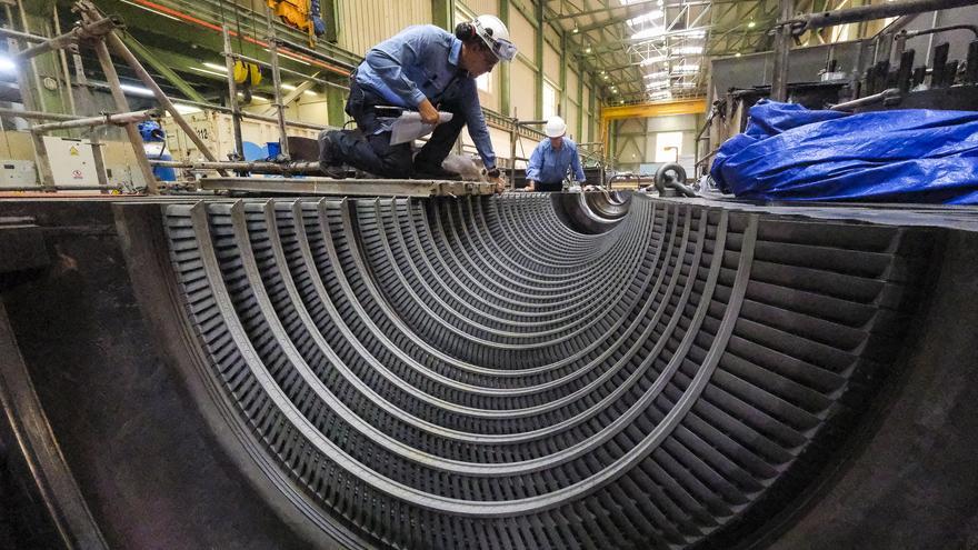 Endesa revisa la central eléctrica de Barranco de Tirajana, en Gran Canaria