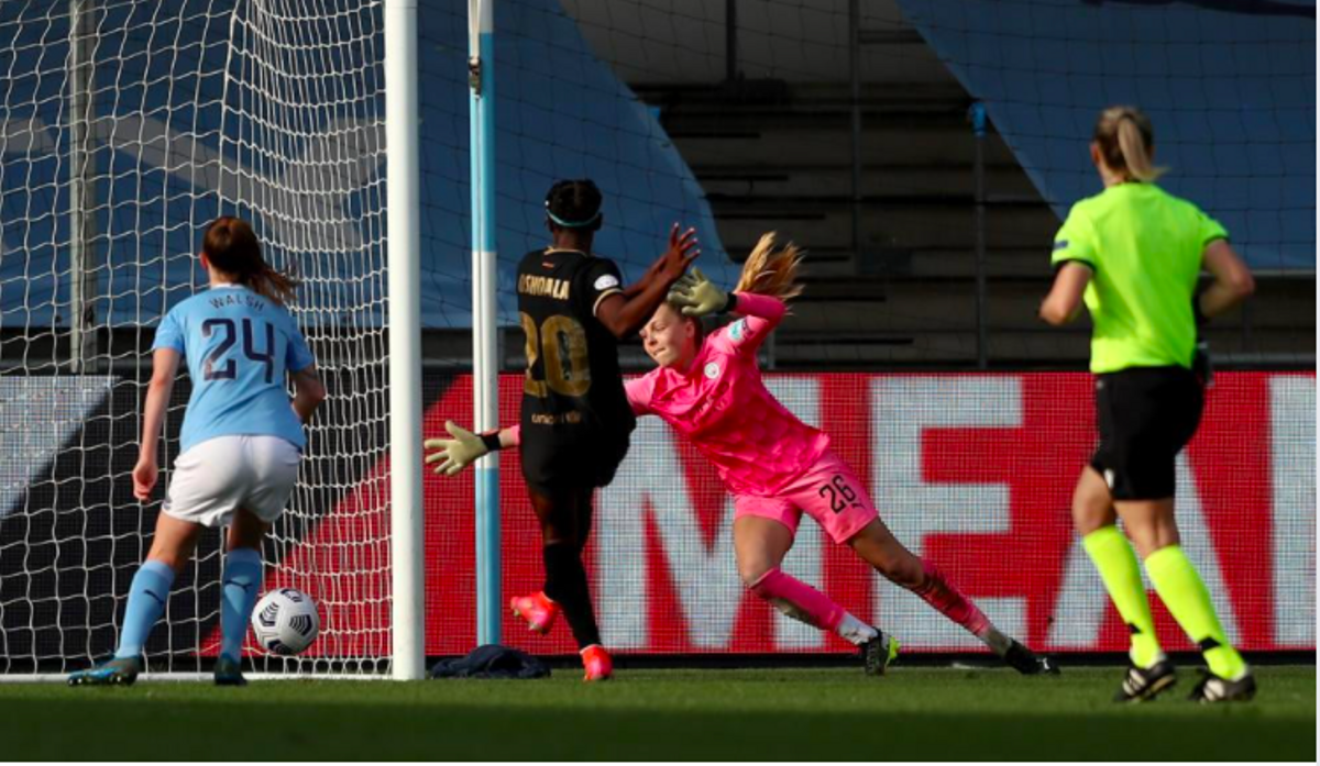 El Barça pateix per arribar a les semifinals de la Champions