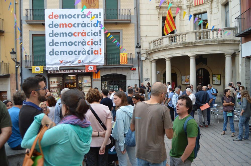 El ple de Berga dóna suport al referèndum