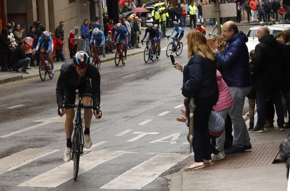 Segunda etapa de la Vuelta a Asturias entre Ribera de Arriba y el Alto del Acebo.