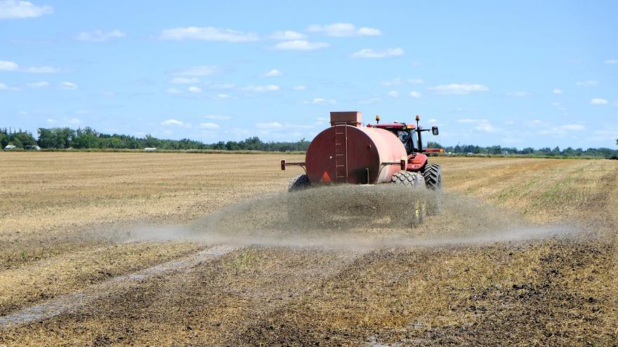 Fertilizantes, carreteras o vuelos: los daños colaterales del conflicto EEUU-Irán