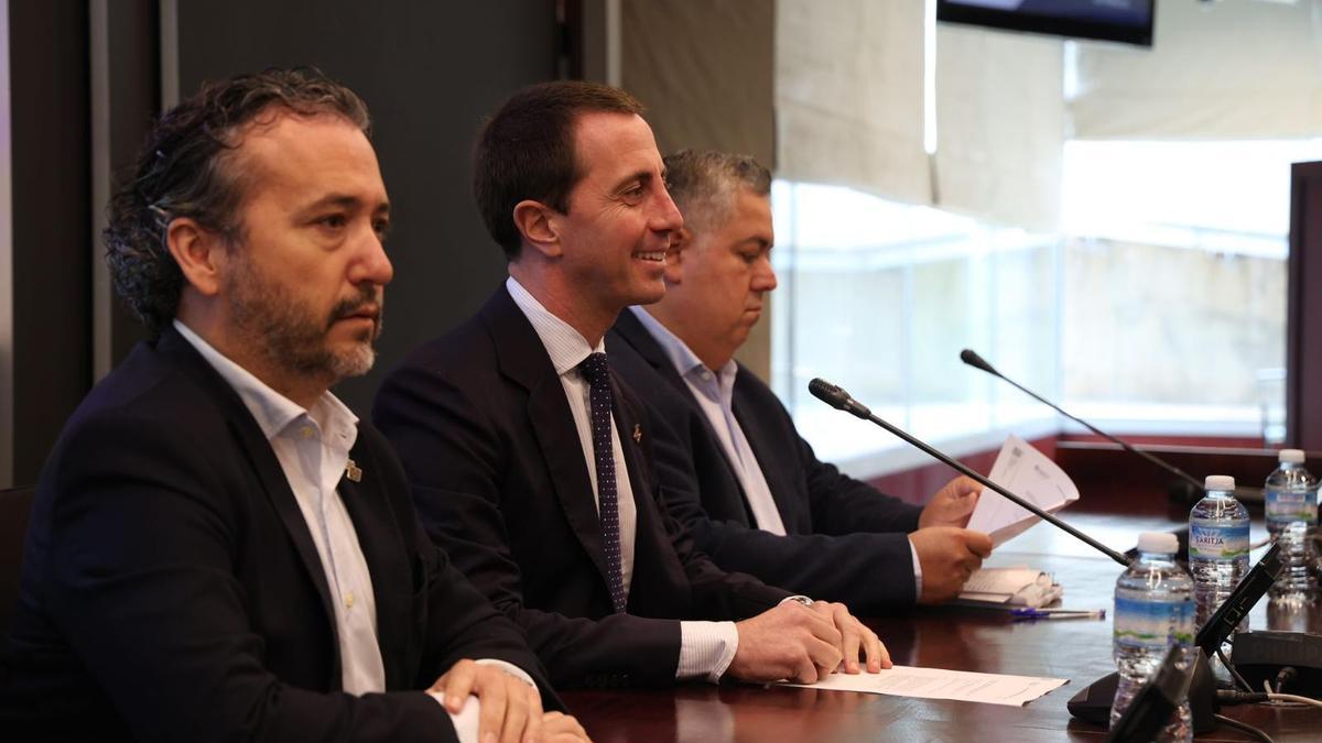 Llorenç Galmés, esta mañana junto al conseller de Movilidad, Fernando Rubio.