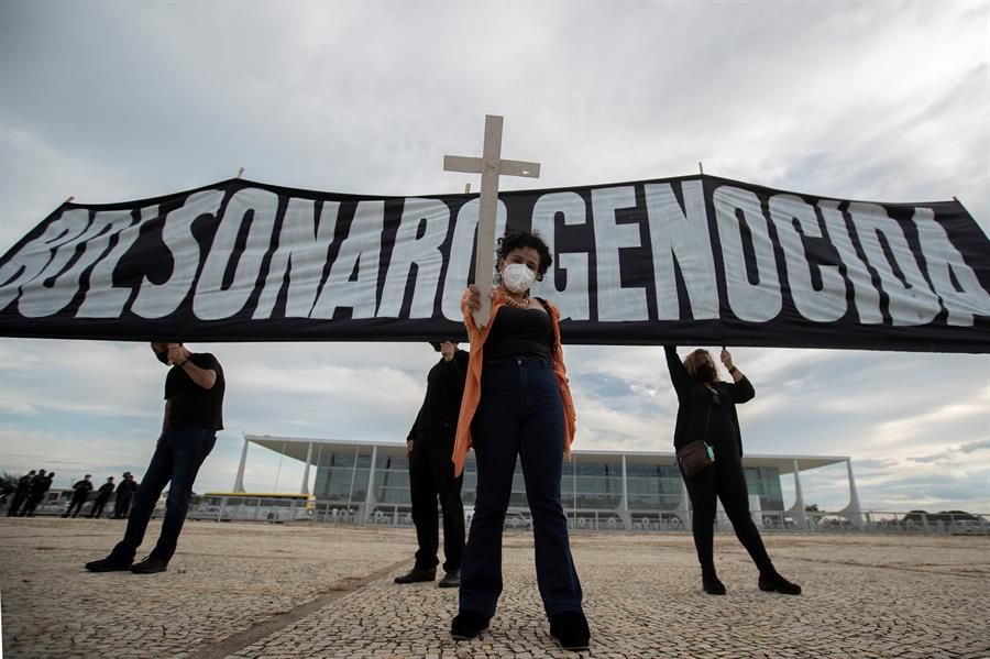 Protesta contra Jair Bolsonaro en el Palacio de Planalto este viernes en Brasilia.