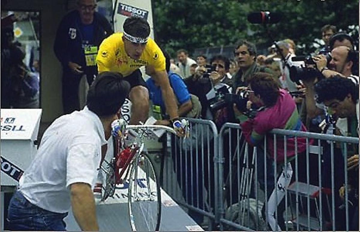 Perico Delgado, en la salida del prólogo del Tour de 1989 en Luxemburgo