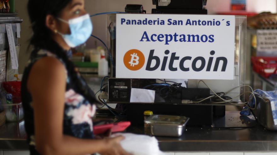 Bitcoin se desploma después del corralito de una plataforma de criptomonedas