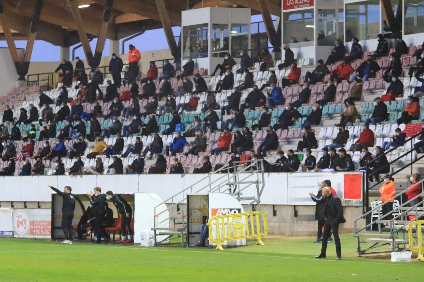 Las mejores imágenes del duelo entre el Zamora CF y el Pontevedra (0-0)