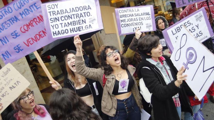 Las cordobesas cobran 3.430 euros menos y la tasa de paro es del 33% en la mujer