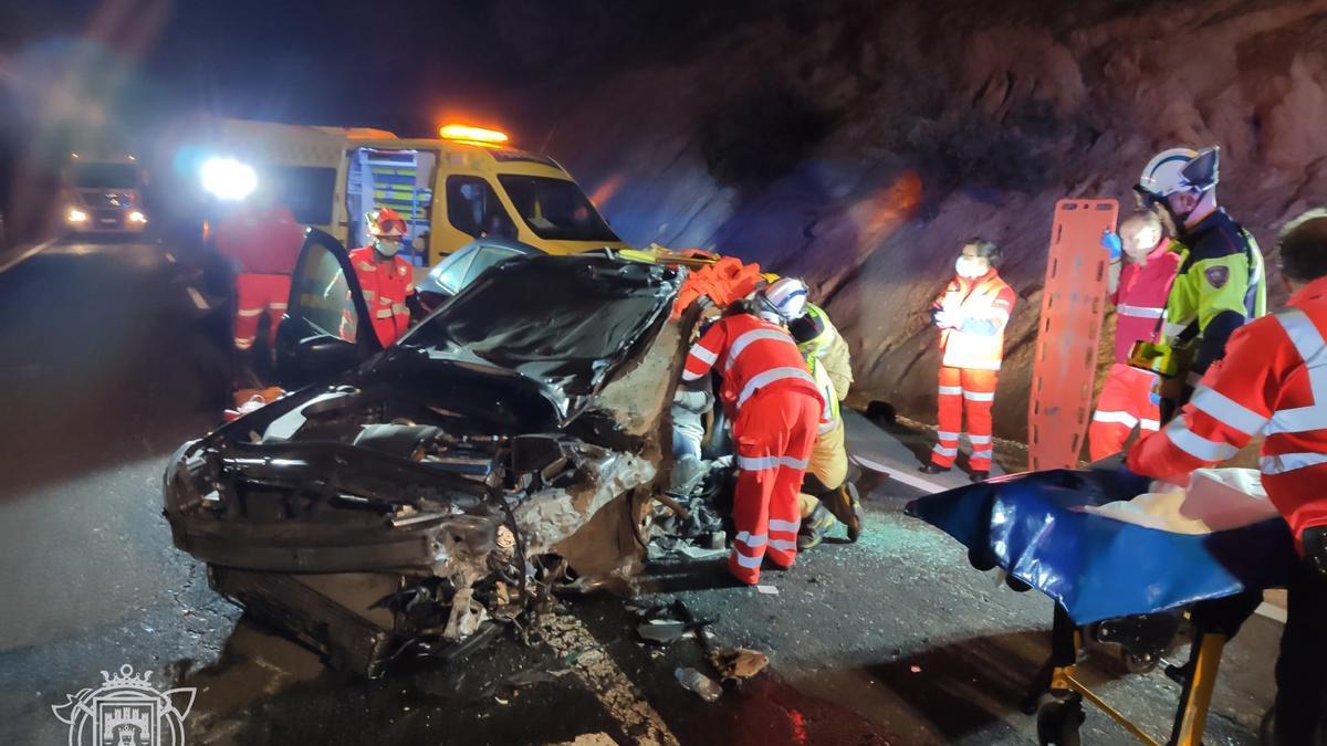 Estado en el que quedó unos de los vehículos accidentados.