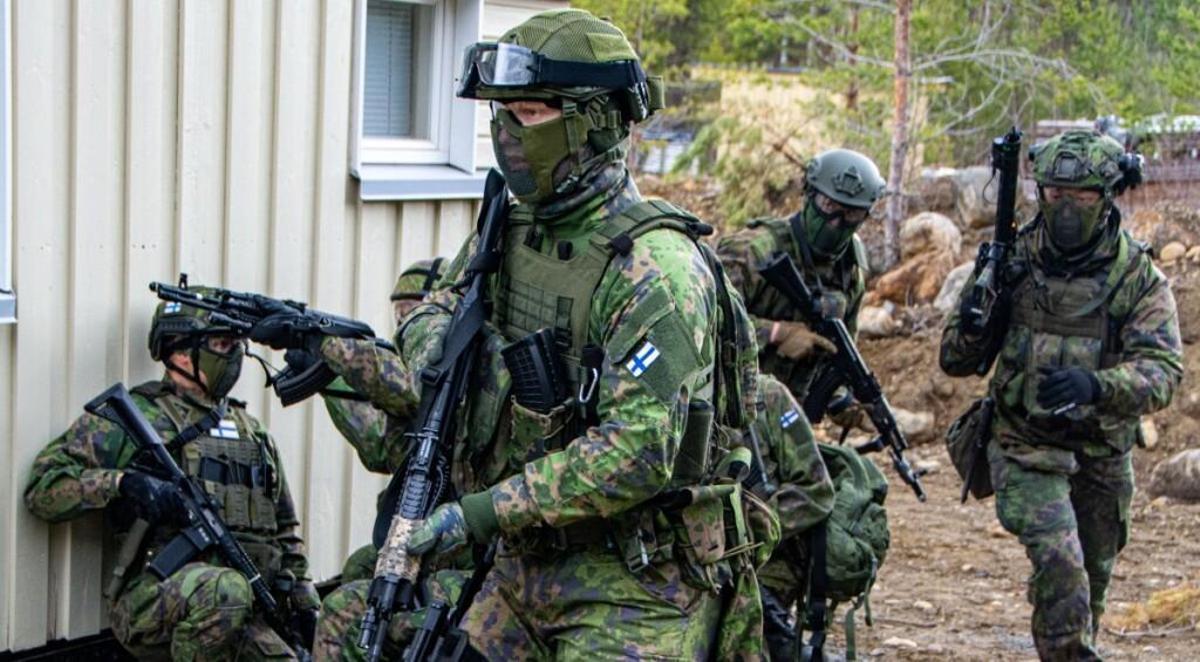 Adiestramiento de reservistas por la red finesa MPK.