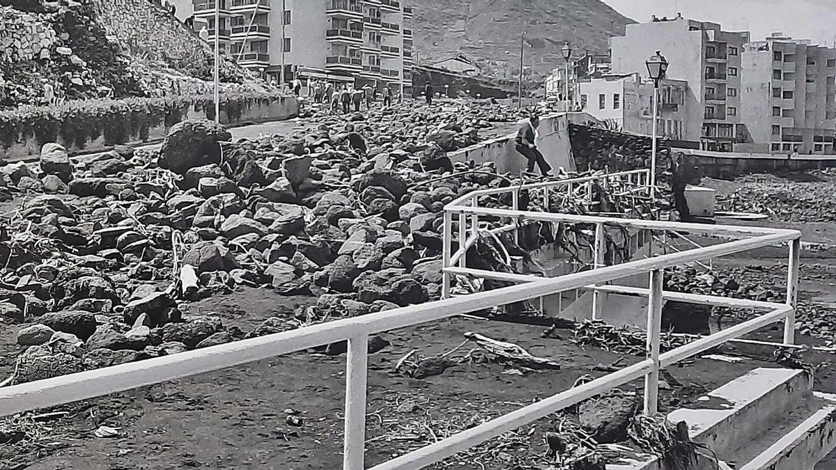 La riada que destrozó Bajamar en abril de 1977. | COLECCIÓN DE MIGUEL BRAVO