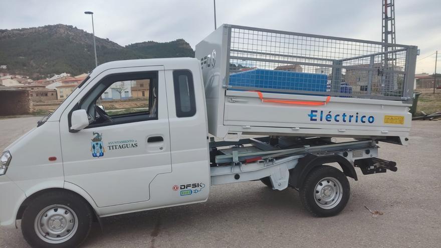 Titaguas compra un vehículo eléctrico para la gestión de residuos