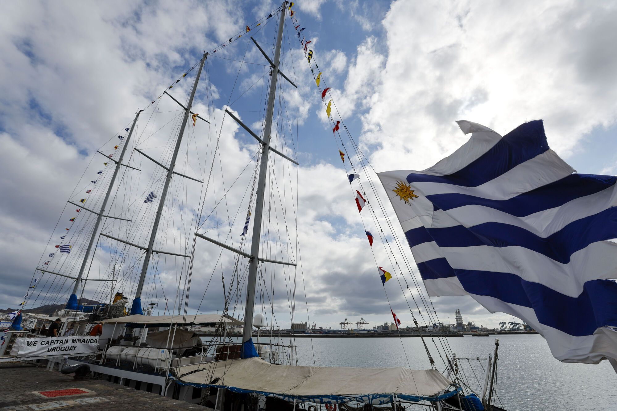El Velero Escuela de Uruguay ‘Capitán Miranda’ visita Gran Canaria