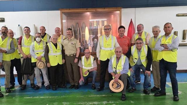 Visita de la Asociación ARES de Reservistas Españoles a las instalaciones de Rheinmetall en Trubia, en el marco de sus actividades de difusión de la cultura de defensa.