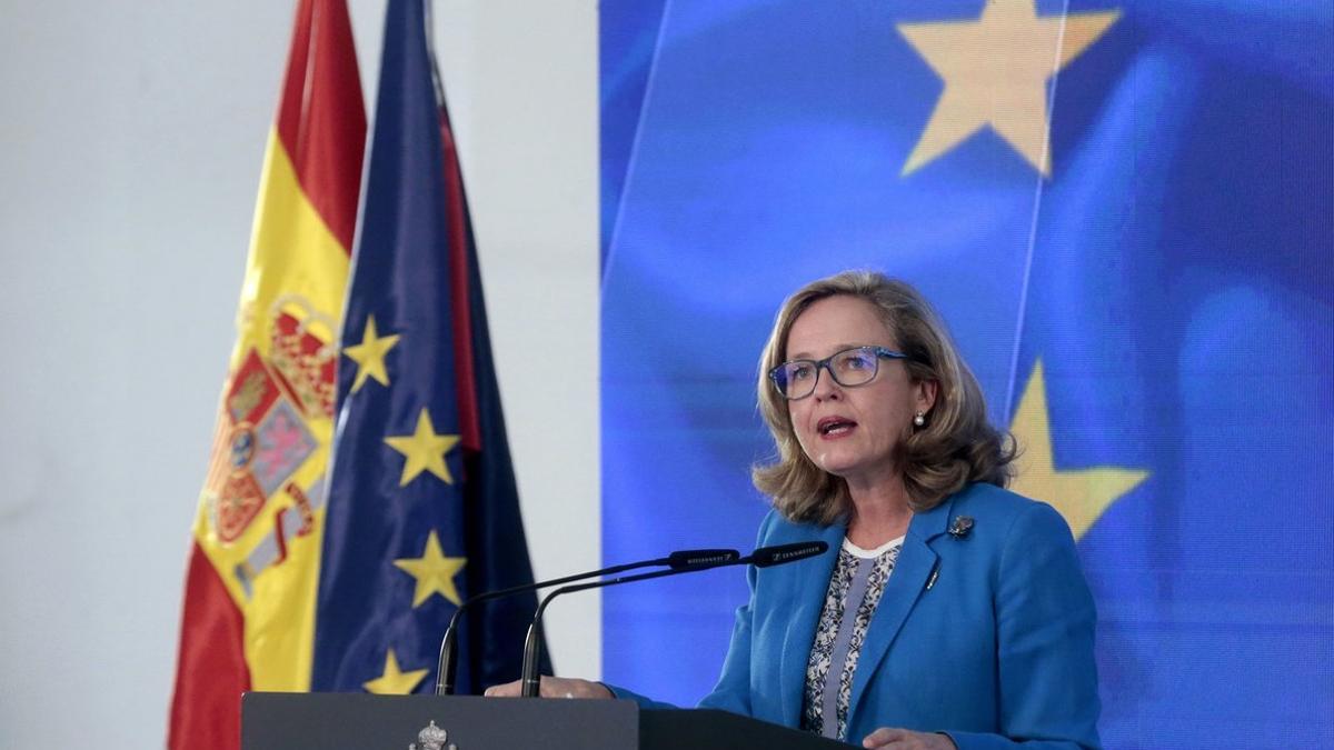 La vicepresidenta tercera del Gobierno, Nadia Calviño, durante la presentación del plan de recuperación, este 7 de octubre en la Moncloa.