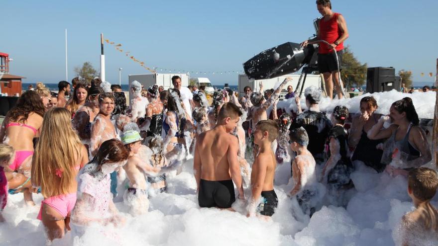 La festa de l&#039;escuma sempre atrau molt de públic