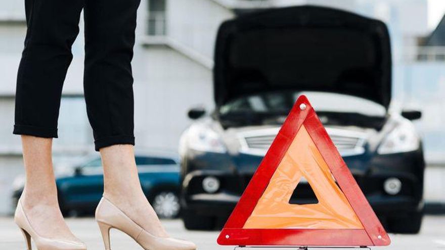 Coches alquilados: ¿Cómo hay que actuar si se nos avería durante un viaje?