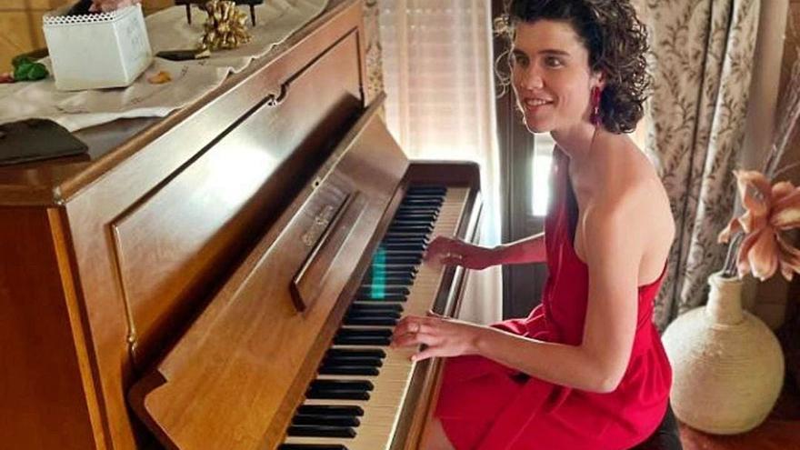 Saray, la pianista invidente que no cree en las barreras