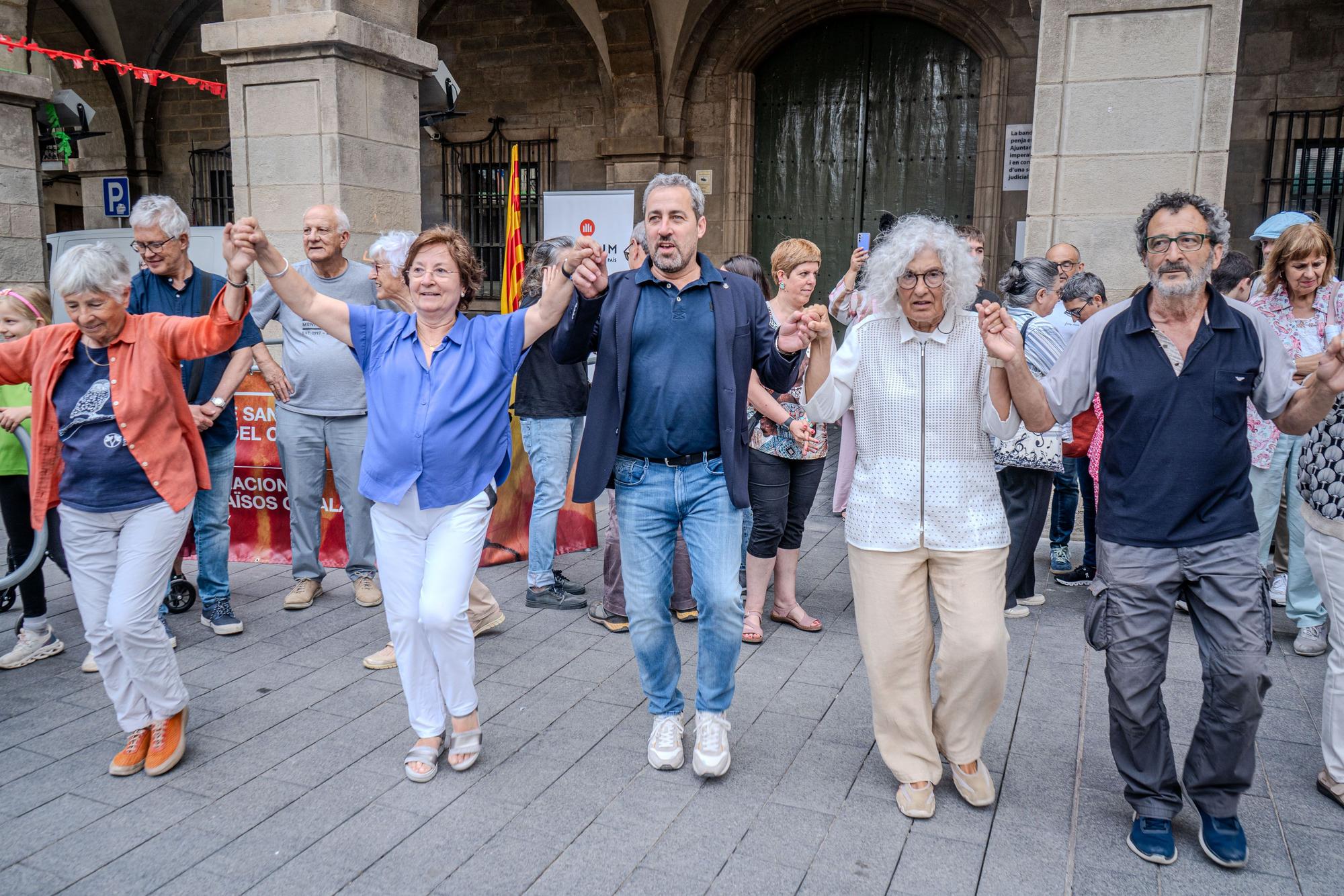 La revetlla i la flama del Canigó arriben a Manresa