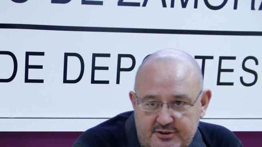 Juan de Mena, director deportivo del CD Zamarat.