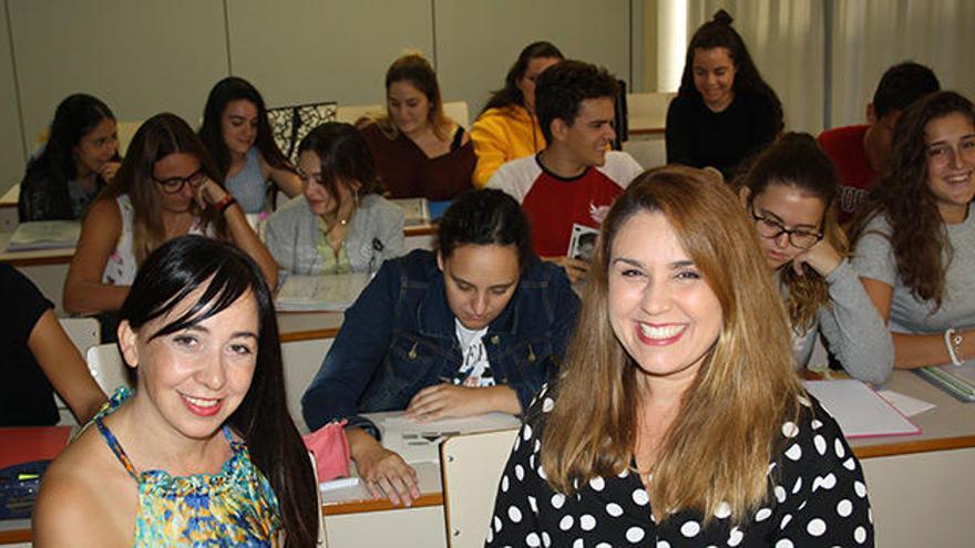 Las profesoras del CEU Carmen Díez y Helena Pascual, nominadas a mejor docente de España.