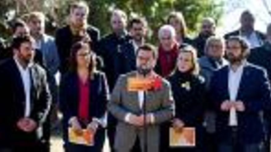 Alcaldes d&#039;ERC i el vicepresident del Govern, Pere Aragonès, durant l&#039;acte a Sant Vicenç dels Horts.