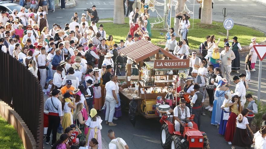La participación y el folclore crecen en la Romería en honor a San Fernando