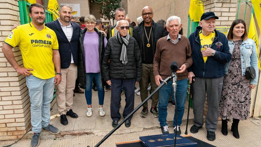 La peña Algroc de Almenara vive su bautismo como nuevo colectivo de la Agrupació de Penyes del Villarreal