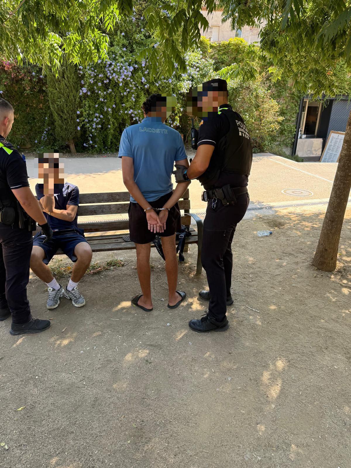 Les imatges de la detenció dels dos multireincidents a Figueres