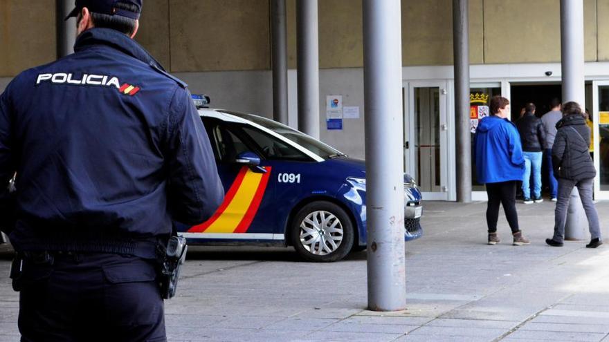 Una &quot;huelga&quot; deja Avilés con pocos policías y obliga a enviar agentes de Gijón y Oviedo