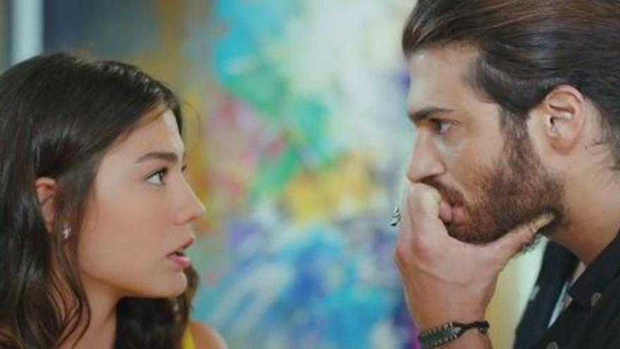 El vicio inconfesable de Can Yaman, protagonista de Erkenci Kus, que acaba de salir a la luz