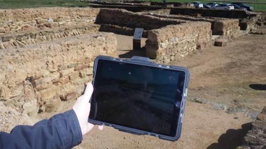 Les visites en 3D al jaciment es duen a terme mitjançant una aplicació i una tauleta