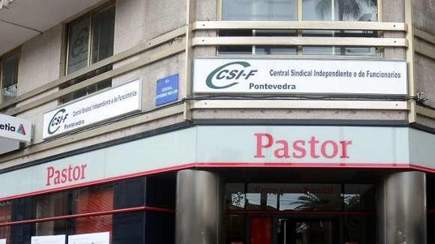 Oficina del Banco Pastor en Pontevedra. // Rafa Vázquez