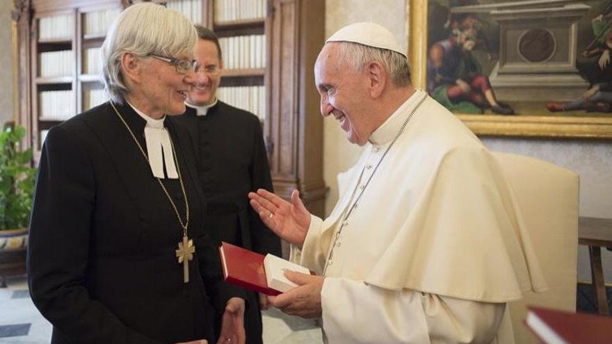 Francesc amb una pastora luterana.