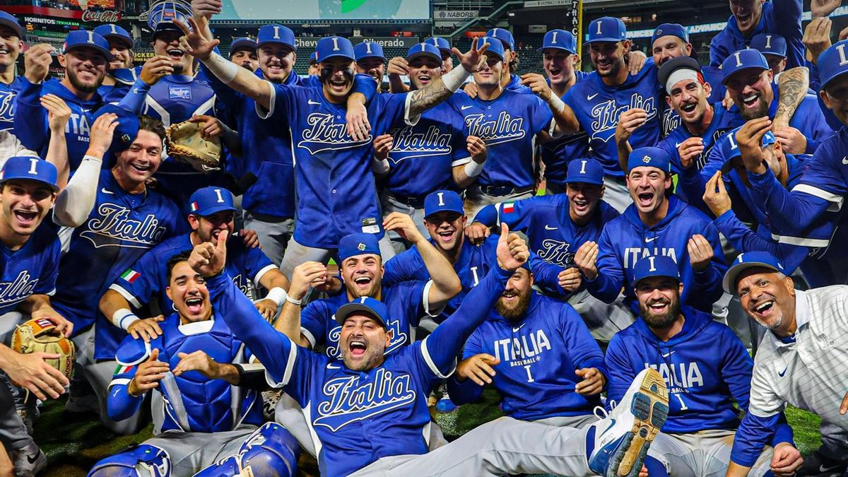 Italia celebra su clasificación en el Clásico Mundial de Béisbol después de vencer y eliminar a México