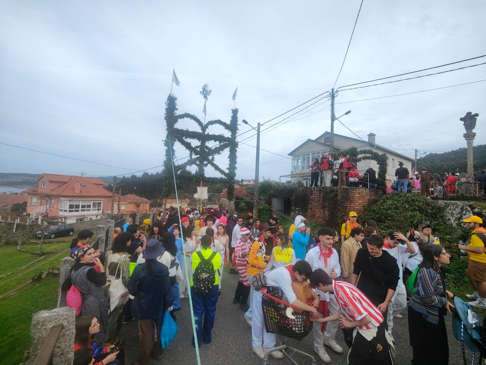 O Hío se disfraza de color, fiesta y alegría