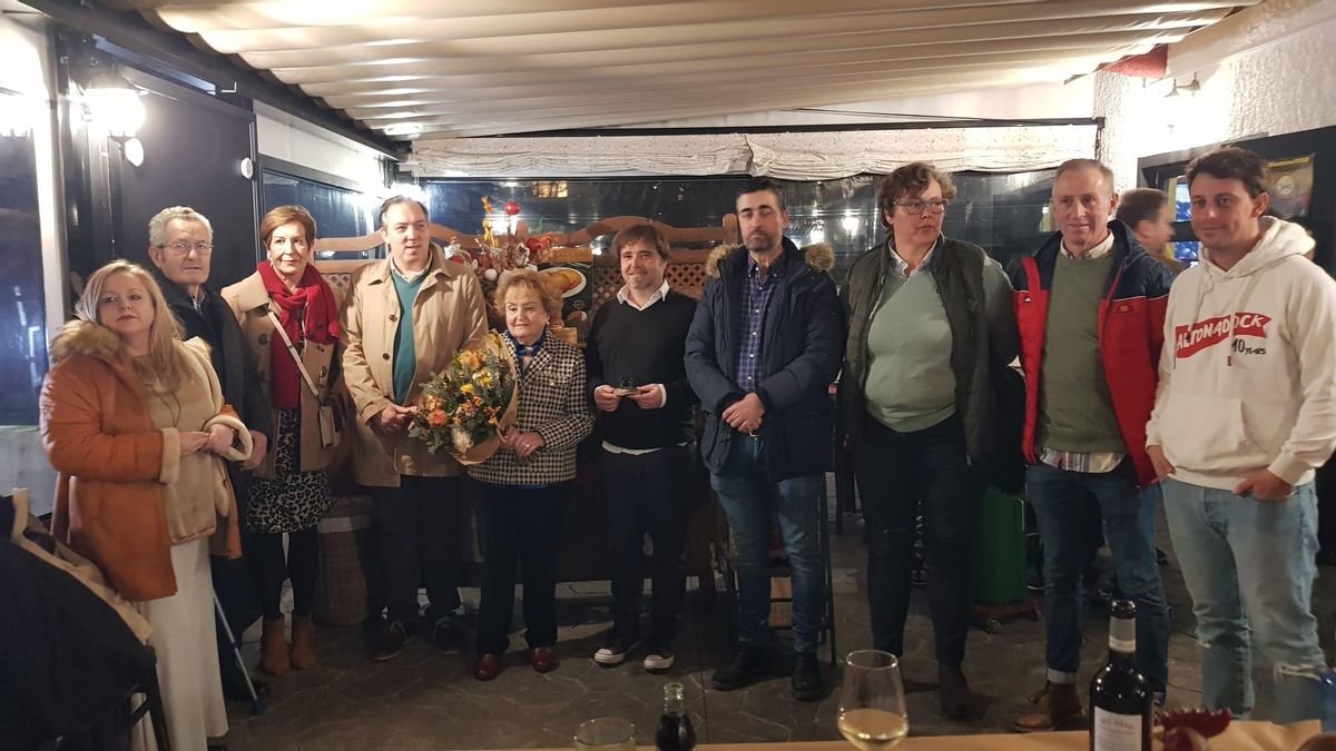 Lucía Llera, Juanjo Sánchez, Reyes Ugalde, Alejandro Vega, Loli Valvidares y Omar Sánchez, Ángel Ballina, Marta Sanz, Javier Fernández y Adrián García.