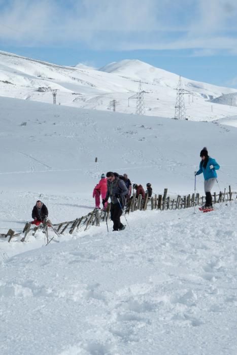 Caos en pajares por la huelga de los trabajadores